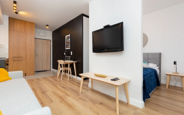 Atrium Promenada Apartment by Renters