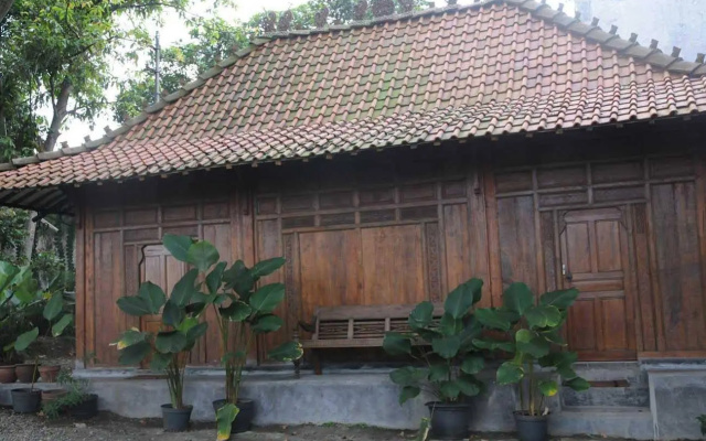 Cipaheut Pondokan Dago Villa – Outside – Bandung