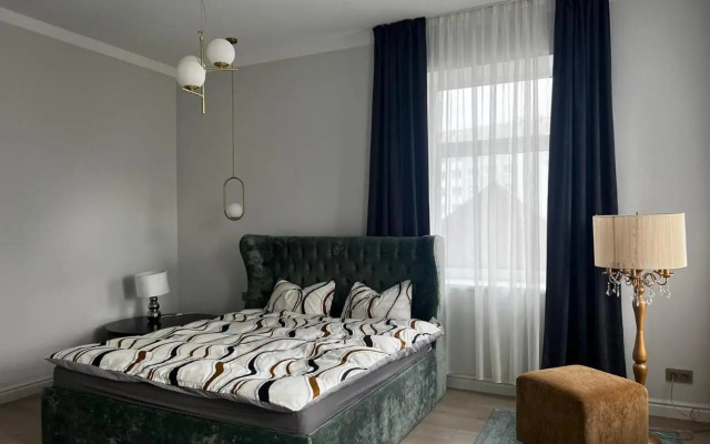Raina apartment Gold
