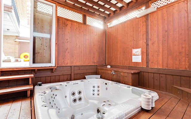 Vista Hill Pool Villa