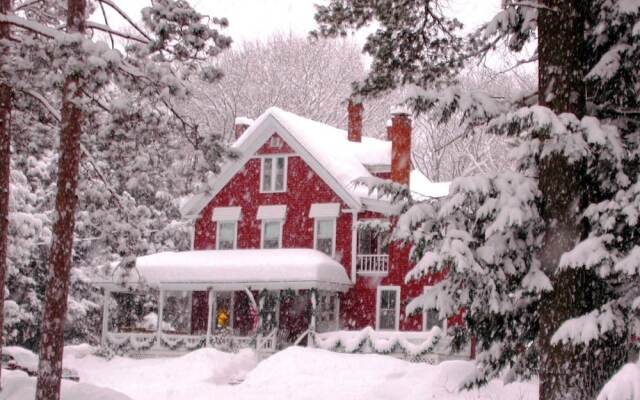 The Bartlett Inn