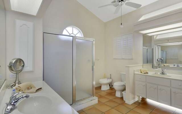 Colonial Home #12972