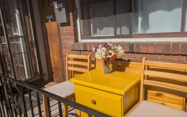 Toronto Little Italy Guest House