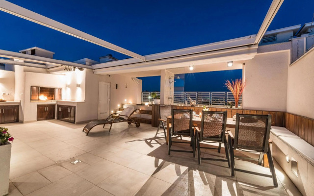 Penthouse with roof terrace