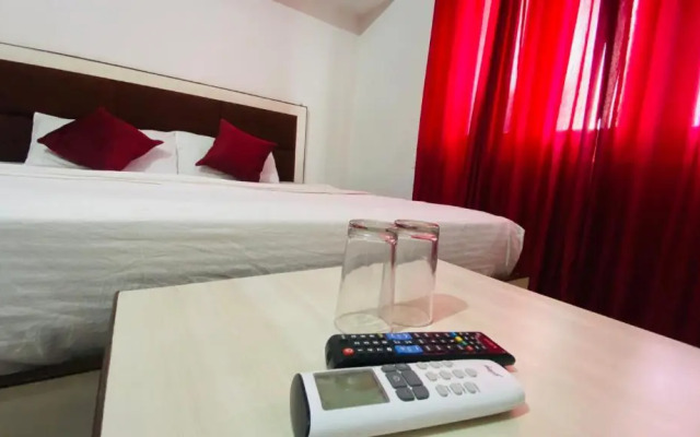 OYO 28196 Hotel Corbett Radiance