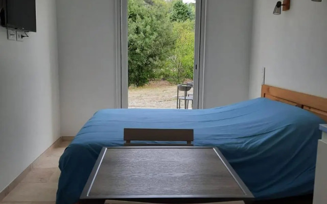 Studios indépendants dans grand Domaine en pleine nature