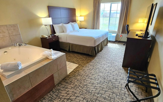 Cobblestone Inn & Suites - Clintonville