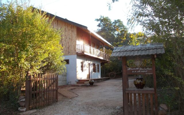 Thitaw Lay House B & B
