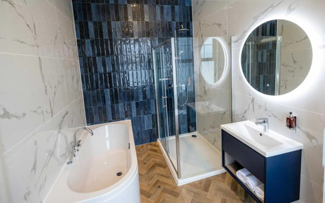 Brisbane House Hotel