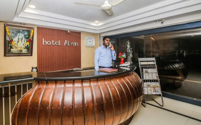 OYO 33399 Hotel Alwin