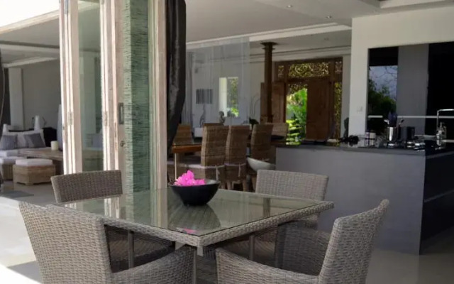 Black Pearl Villa