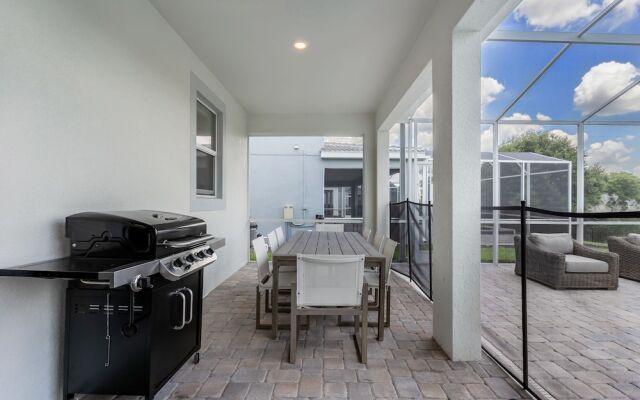 Contemporary Home w/ Private Pool& Spa!