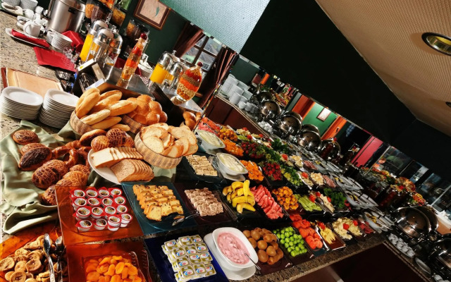 Rumi Hotel