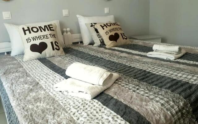 Asprokavos beach apartment and studio