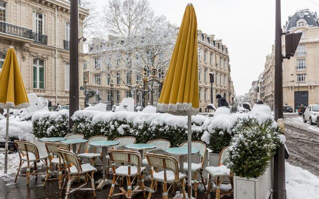 Style near Parc Monceau