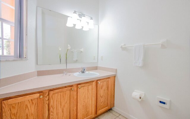 Berkley Lake Townhomes