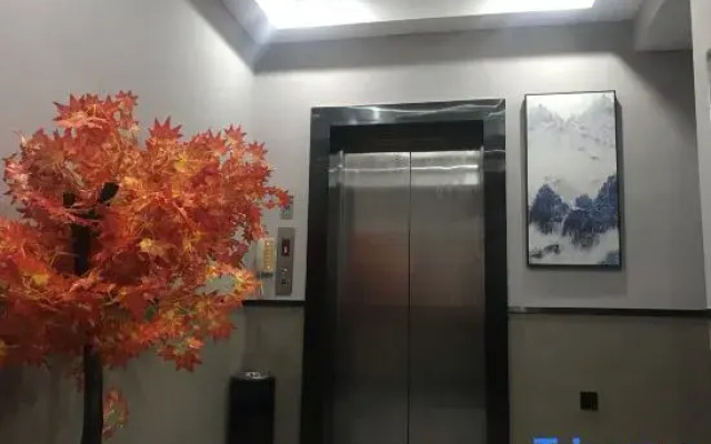 Yiyang Fenglin Evening  Hotel