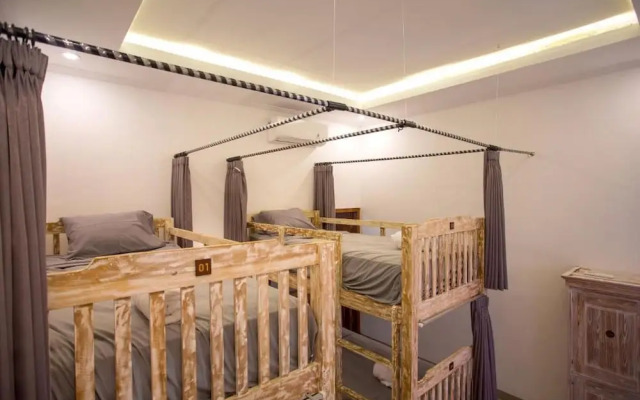 Seven Angels Villa and Hostel