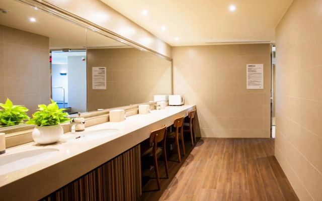 Taichung Harbor Hotel