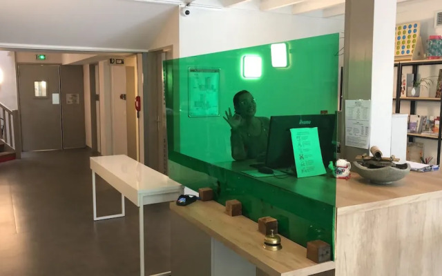 Halt Hotel