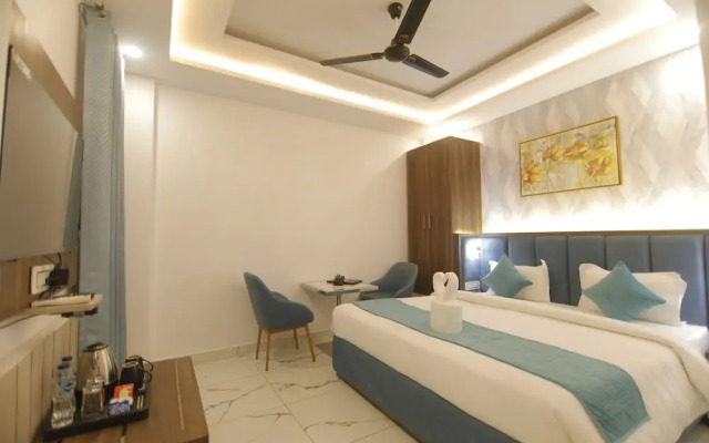 Paarth Grand