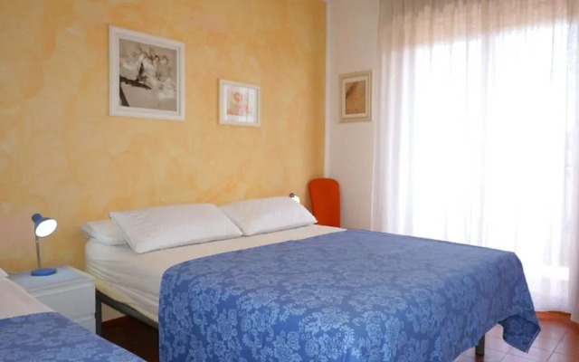 Cosy Apartment in Caorle With Balcony
