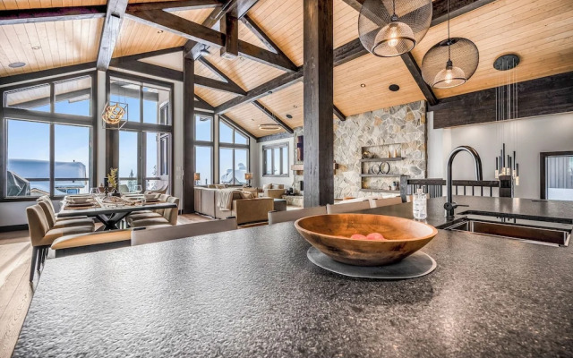 Opulence At Big White