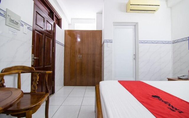 RedDoorz near Bau Cat Residence