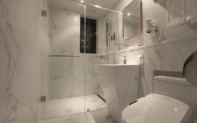 No 25 Signature Centum