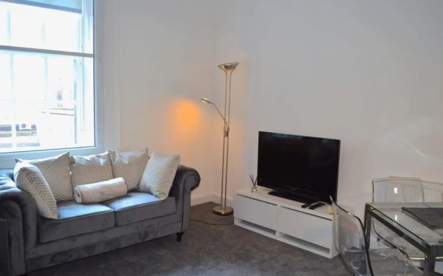 Central 3 Bedroom Flat