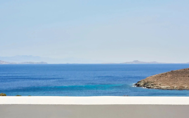 Mr & Mrs White Tinos