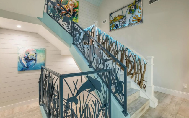 Snook Lookout - 211 Oak Ave