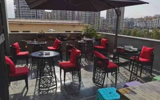 Guanlanting Homestay (Jianshui Zitao Street)