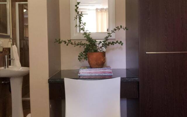 The Hedge Guesthouse