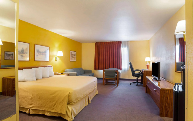 Rodeway Inn & Suites