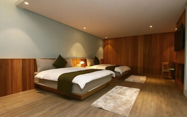 ii 1979 Bed&Breakfast