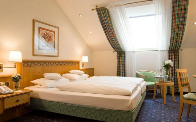 Bauer Hotel & Restaurant
