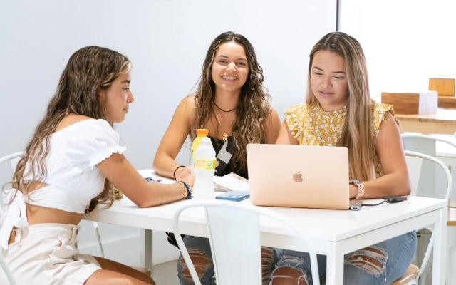 Hotel Room Near Disney 4 People