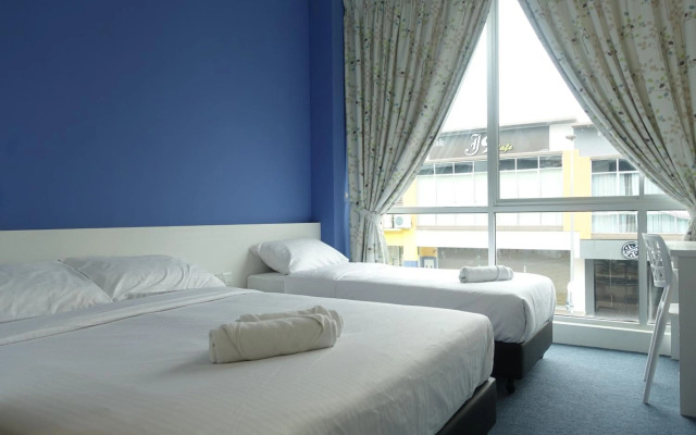 Lodge 10 Hotel