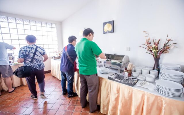 Chiang Roi 7 Days Inn