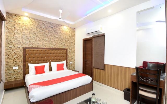 OYO Flagship 29074 Golden Temple Road