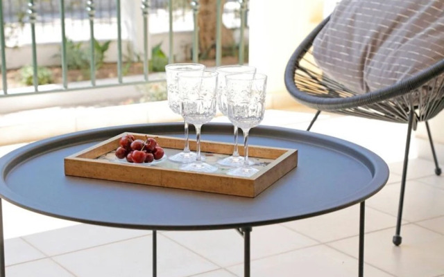 New-olivaholidayhomes - Pastel Studio pool