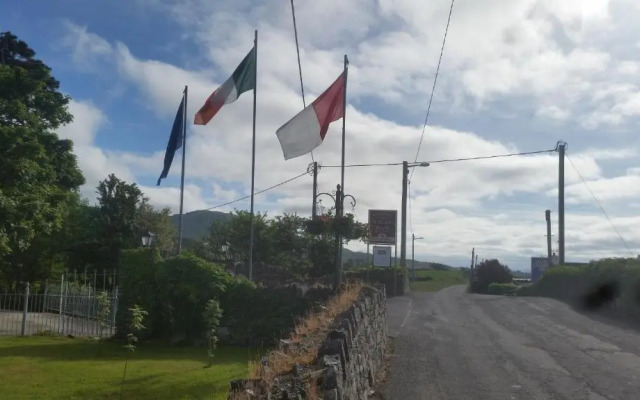 Bridge View House B&B and Restaurant