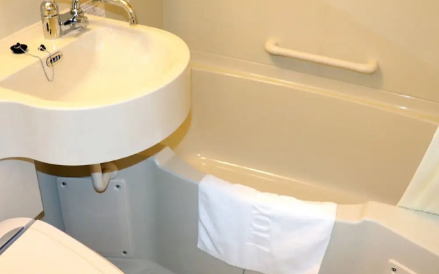 Toyoko Inn Imba Nihon-idai Ekimae