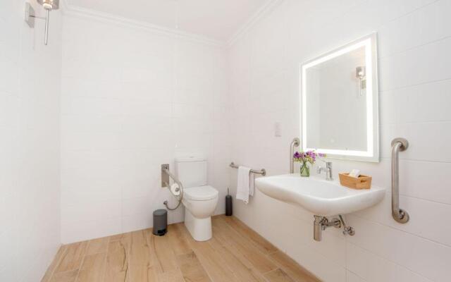 Georges Boutique Living