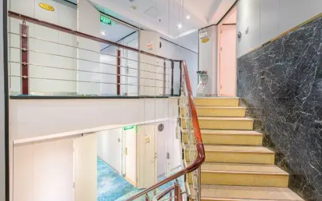 Yuedu Hotel · Select (Guangzhou Beijing Road Pedestrian Street West Gate Metro Station Branch)