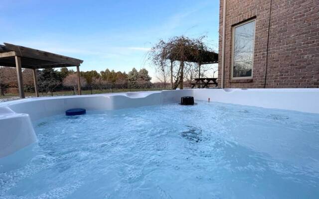 GLOBALSTAY. Unique 5BR Villa. Swimming Pool. HOT TUB