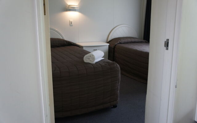 Airport Gold Star Motel