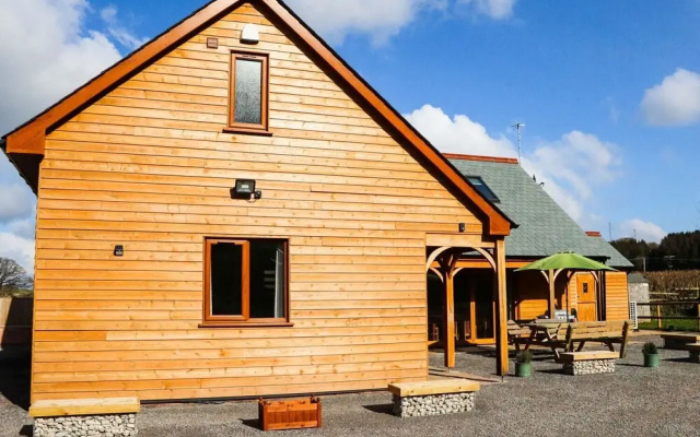 Riverside Lodge