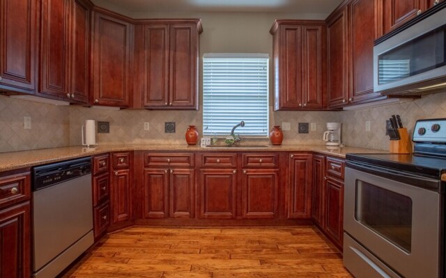 Quaint Quarters 4 Bedroom Villa by RedAwning